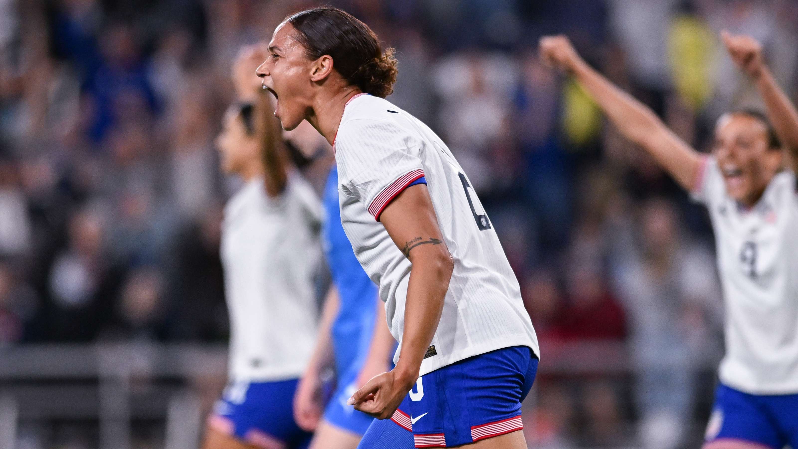 扎哈身為英 扎哈身為英