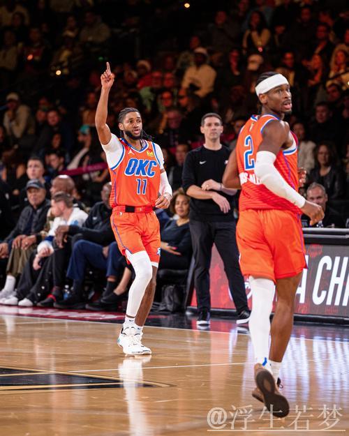 “小波特反击迅速突破，巧妙晃防后上篮得手，已拿下31分”