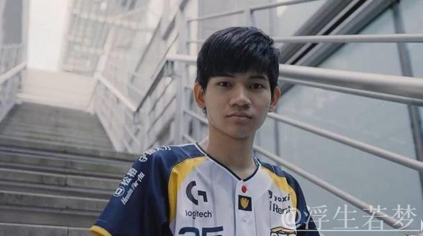 JDG中单选手HongQ发布ins:初雪来了 JDG中单选手HongQ发布ins:初雪来了